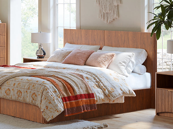 Evermagin Walnut King Lift Up Storage Bed Frame, Mid Century Modern Fluted Bed Frame, Wood Hydraulic King Size Bedframe with Headboard