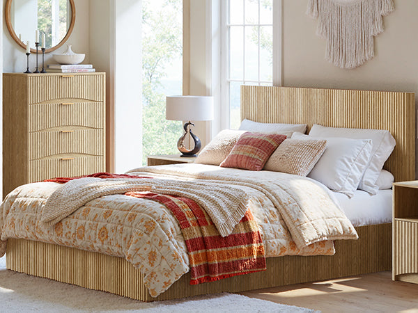 Evermagin Natural Queen Lift Up Storage Bed Frame, Mid Century Modern Fluted Bed Frame, Wood Hydraulic Queen Size Bedframe with Headboard
